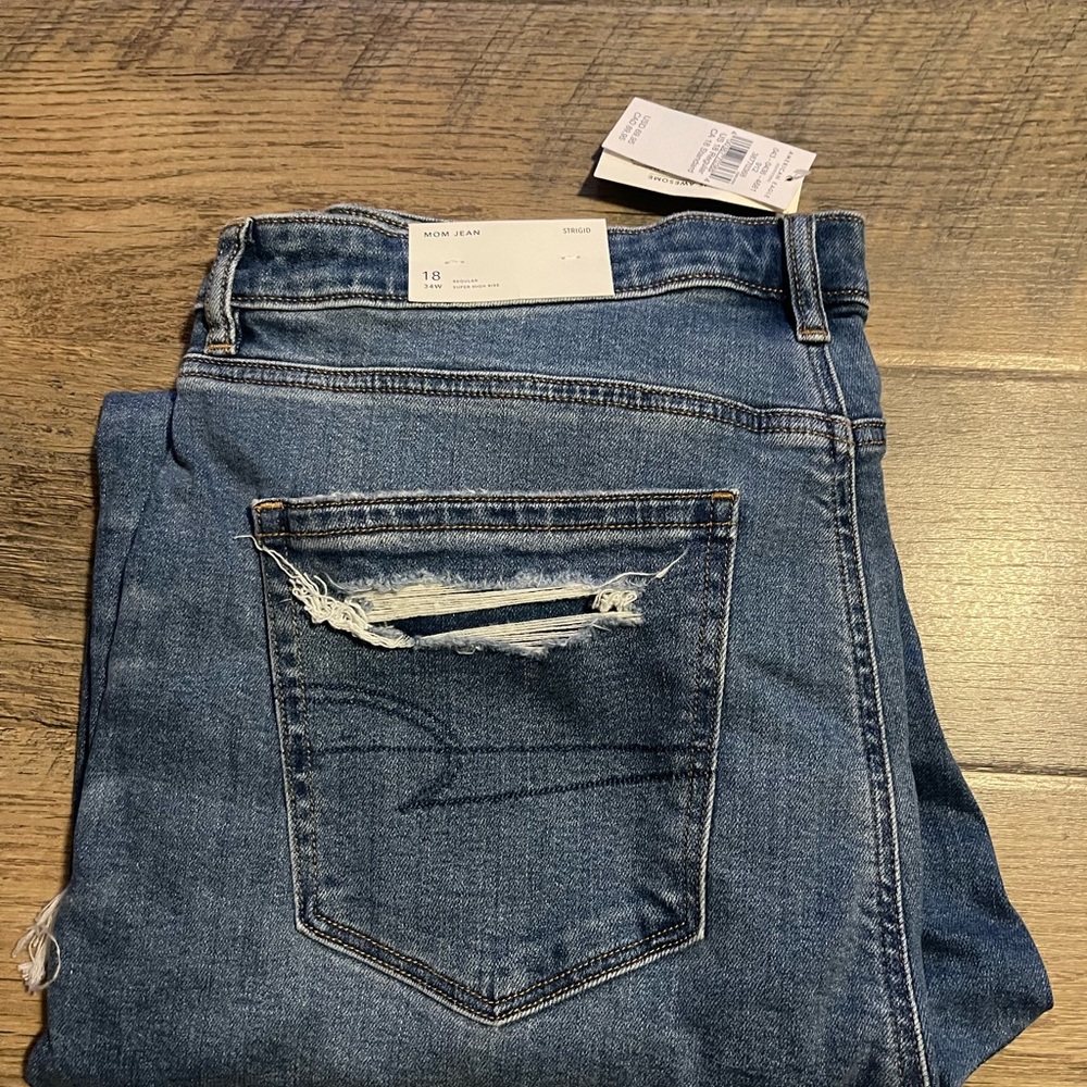 American Eagle Outfitters Super High Rise Mom Jean